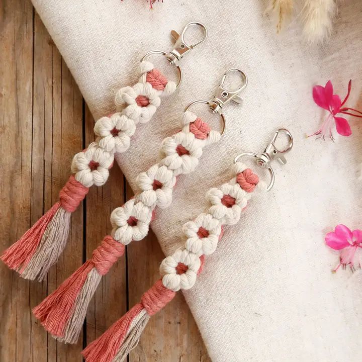 Sleutelhanger macramé Daisy, roze
