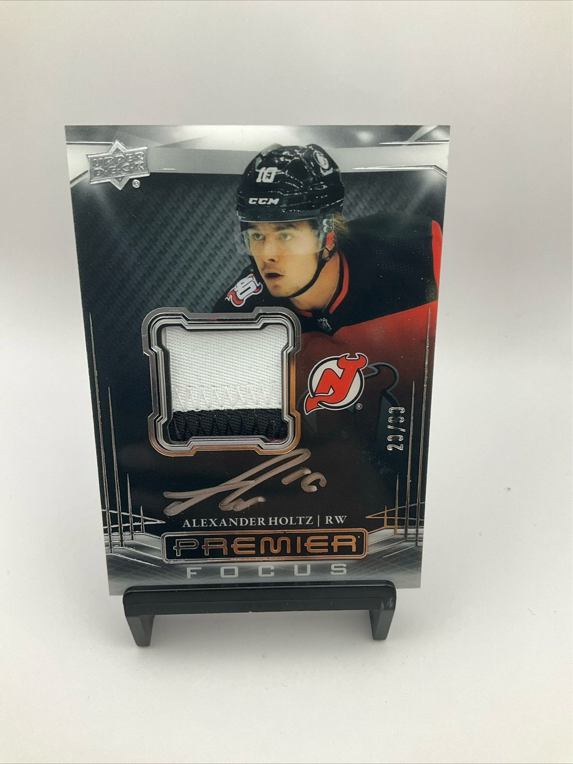 2022-23 Upper Deck Premier Premier Focus Patch Auto /99 Alexander Holtz