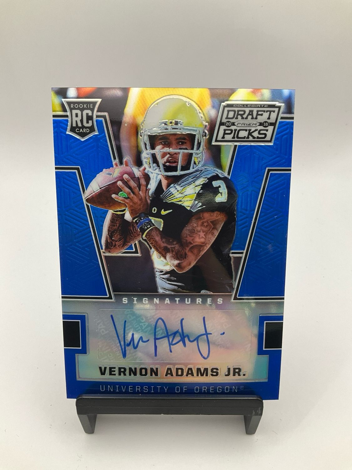 2016 Panini Prizm Draft Picks - Blue Refractor Auto Vernon Adams Jr.
