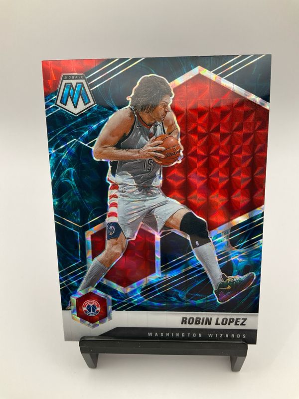 2020/21 Panini Mosaic No. 48 Robin Lopez Genesis