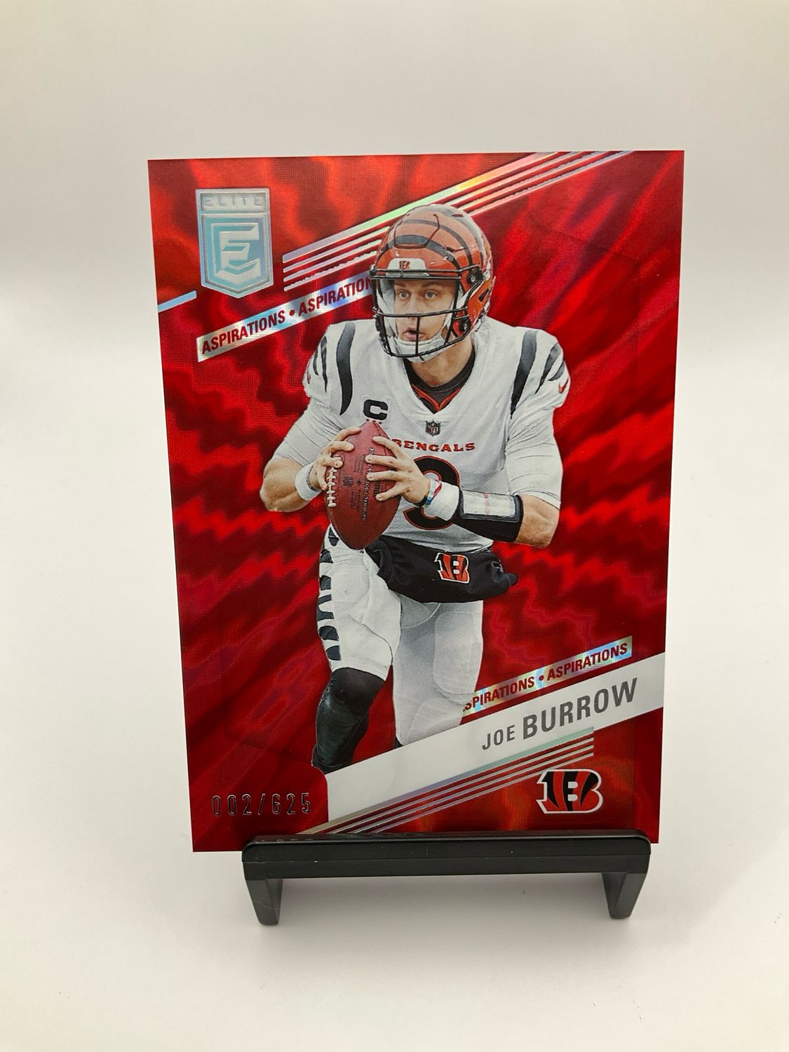 2023 Donruss Elite Joe Burrow Red 002/625 No. 52