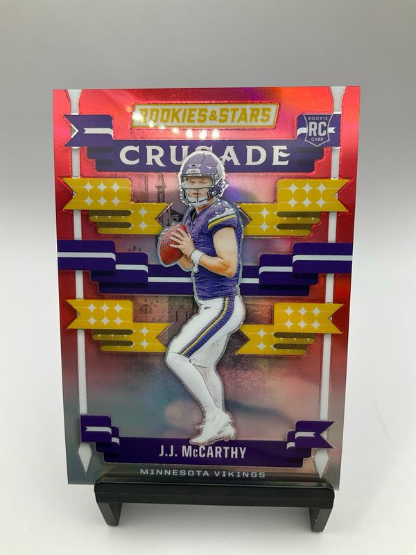 2024 ROOKIES &amp; STARS JJ MCCARTHY /99 RED CRUSADE C-JMY