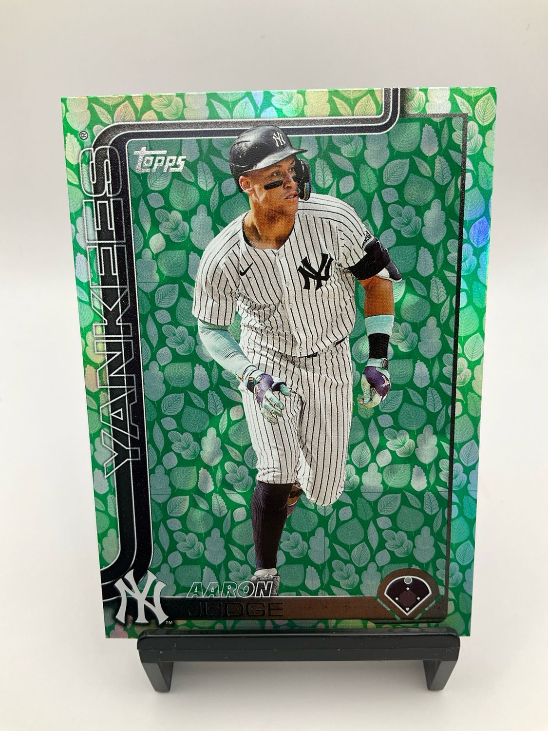 2025 TOPPS SERIES 1 AARON JUDGE GREEN LEAF FOIL NO.300