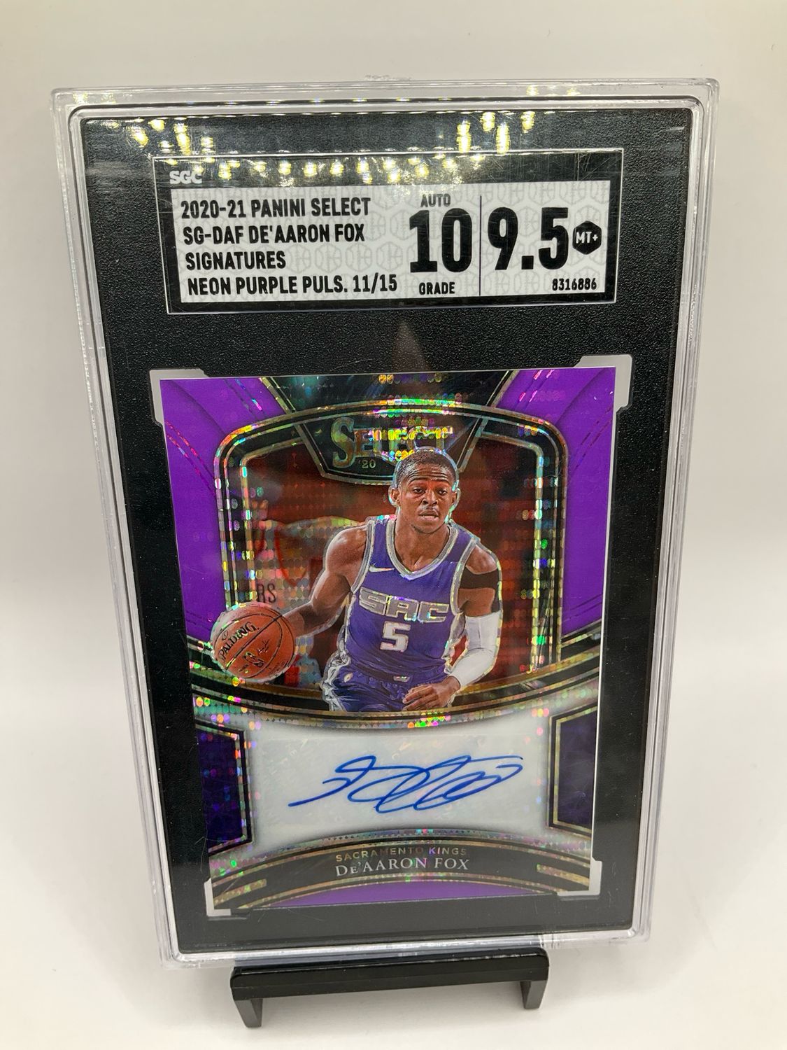 2020 SELECT DE'AARON FOX PURPLE PULSAR AUTO /15 SGC 9.5 AUTO 10 NO. SG-DAF