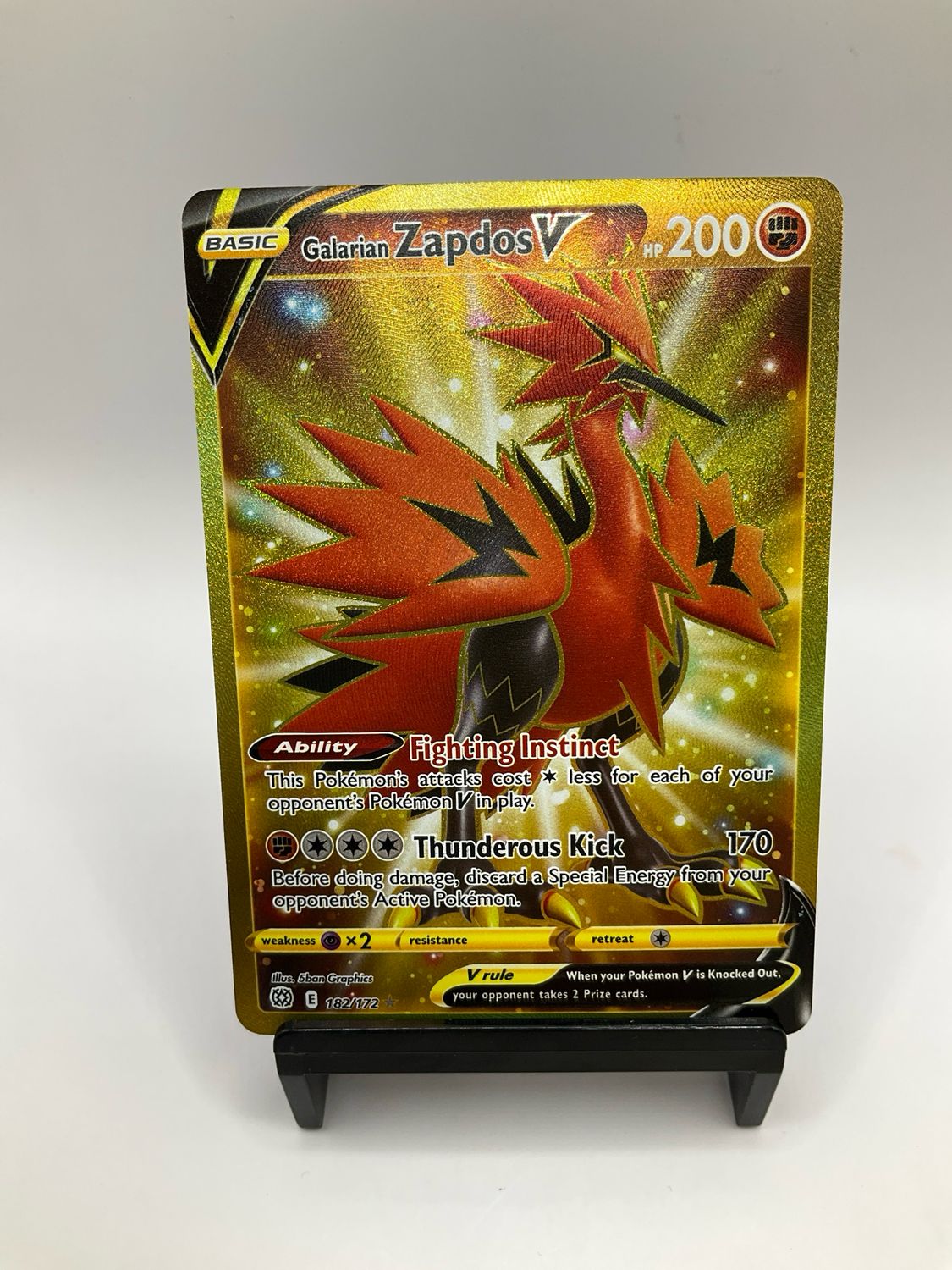 2022 POKEMON GALARIAN ZAPDOS V GOLD HYPER RARE 182/172