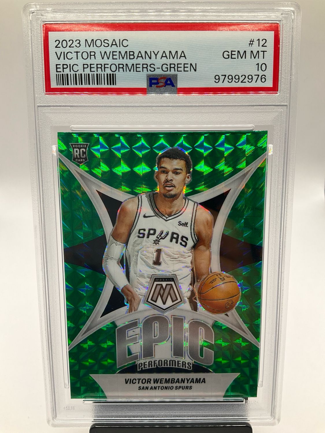 2023 MOSAIC VICGTOR WEMBANYYAMA GREEN EPIC PERFORMERS PSA 10