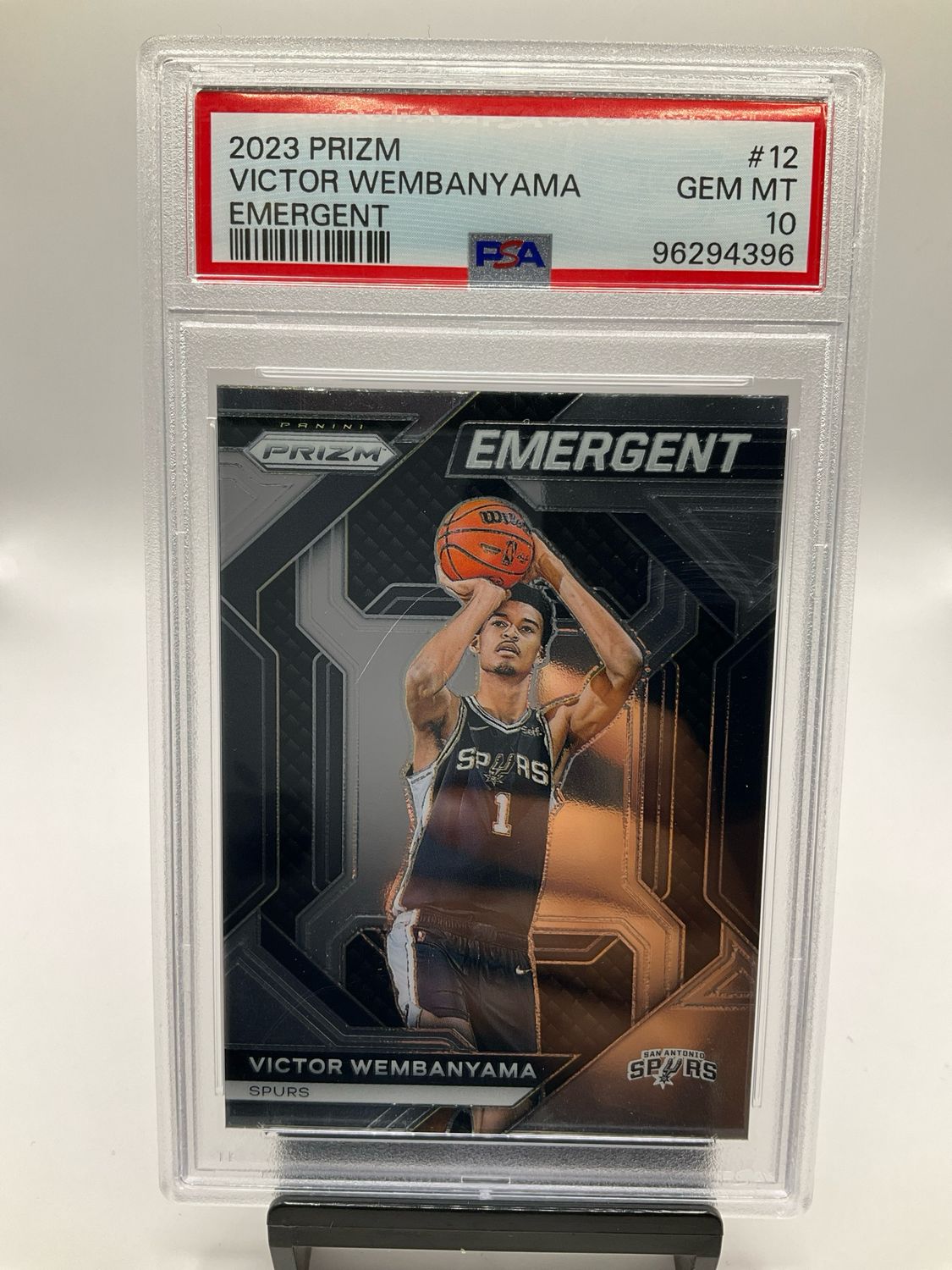 2023 PRIZM VICTOR WEMBANYAMA EMERGENT PSA 10