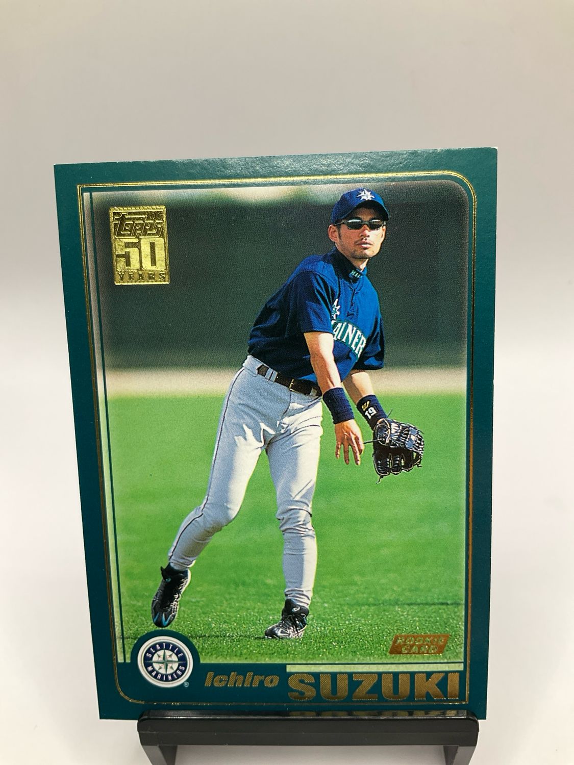 2001 TOPPS ICHIRO SUZUKI ROOKIE CARD NO. 726