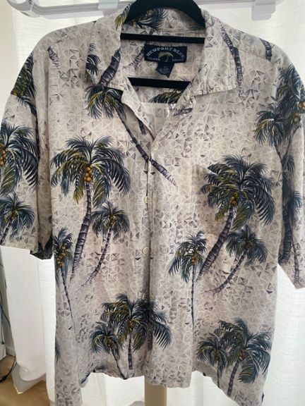 Newport Blue Island Brand Vintage Hawaiian Front View