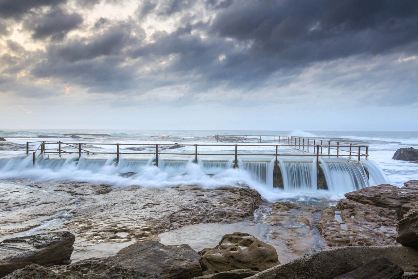 8 x 10 Framed And Matted Photo Mona Vale Pool - Overflowing