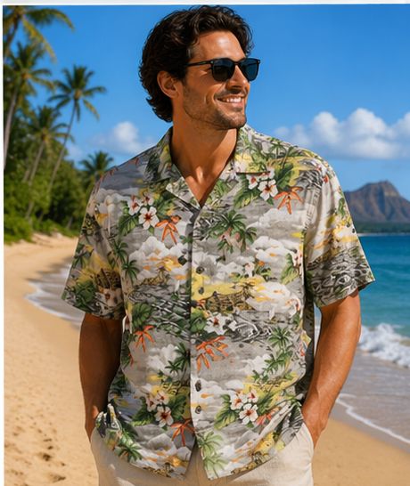 Royal Creations Vintage Hawaiian Shirt (M) Royal Creations Vintage Hawaiian Shirt (M)