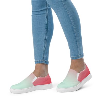 Women’s slip-on canvas shoes lip
