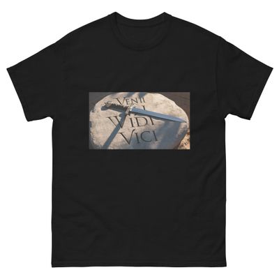 Klassisches Unisex T-Shirt