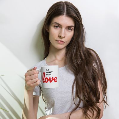 Weiße, glänzende Tasse