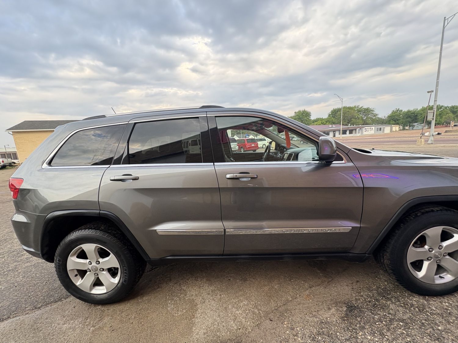 2012 JEEP G CHEROKEE LAREDO