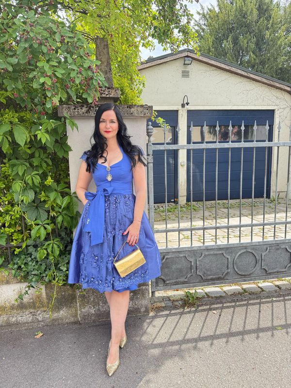Dirndl „Mara“ mit geschlossenem Rücken