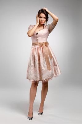Dirndl  „Mimi“ mit Spitzenrücken