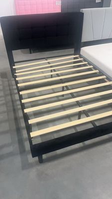 Full Size Upholstered Bed Frame with Elastic Pockets Mattress Foundation Gray