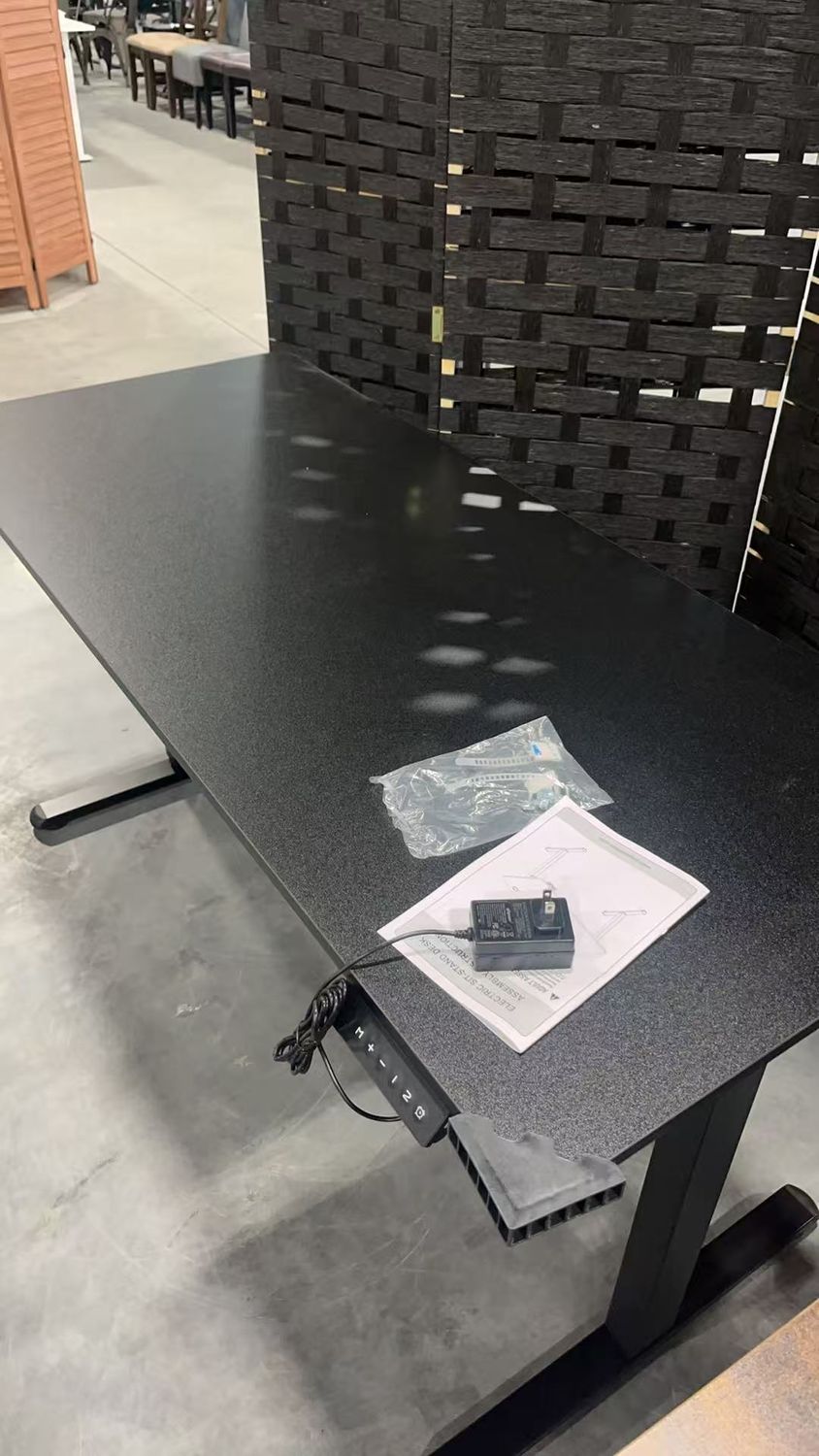 ​Basic Single Motor Standing Desk