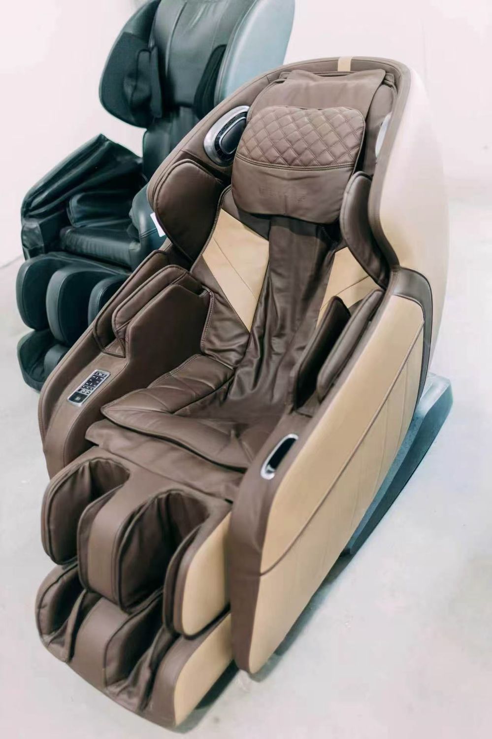 2D SL Track Full Body Massage Chair, Recliner with Zero Gravity Airbag Massage Chair Speaker Foot Roller USB charger, Black/Brown