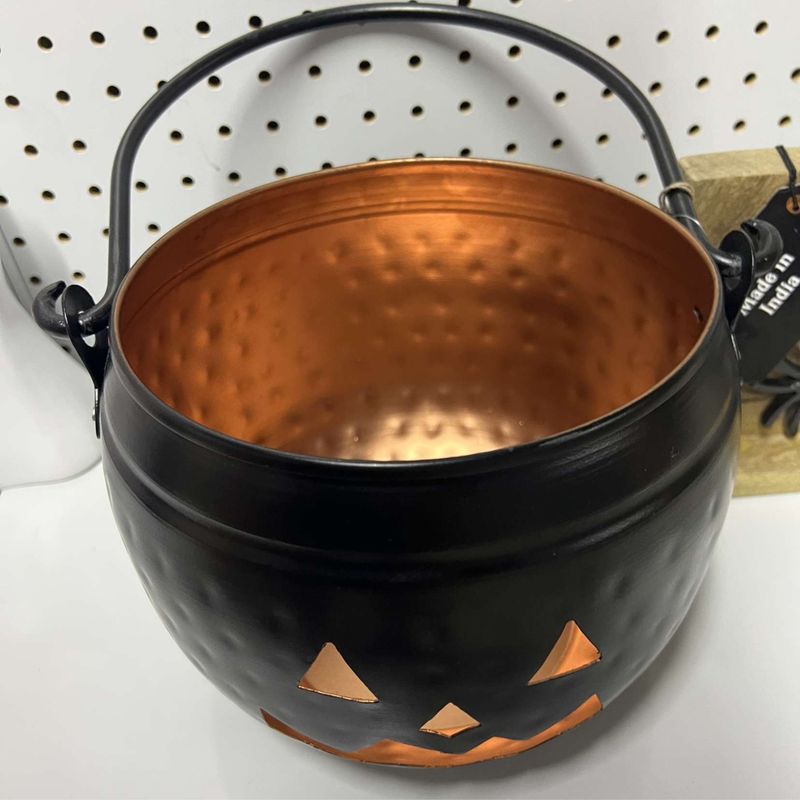 Black pumpkin basket