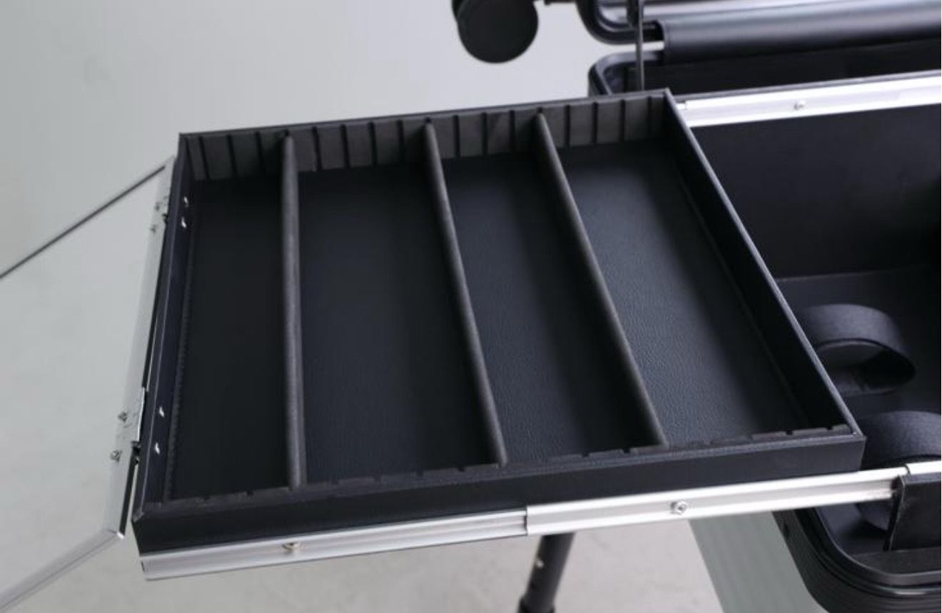 Kami Deluxe Portable Suitcase Barber Station