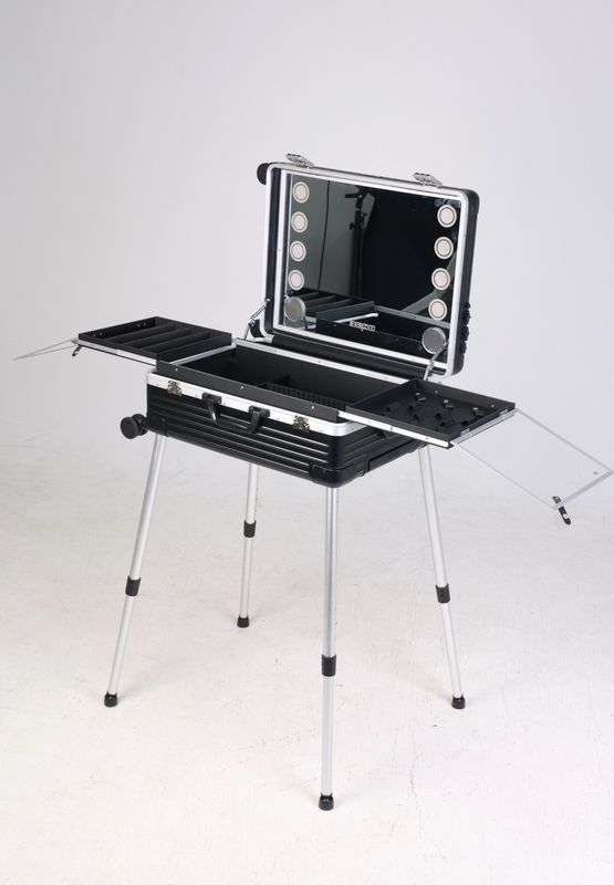 Kami Deluxe Portable Suitcase Barber Station