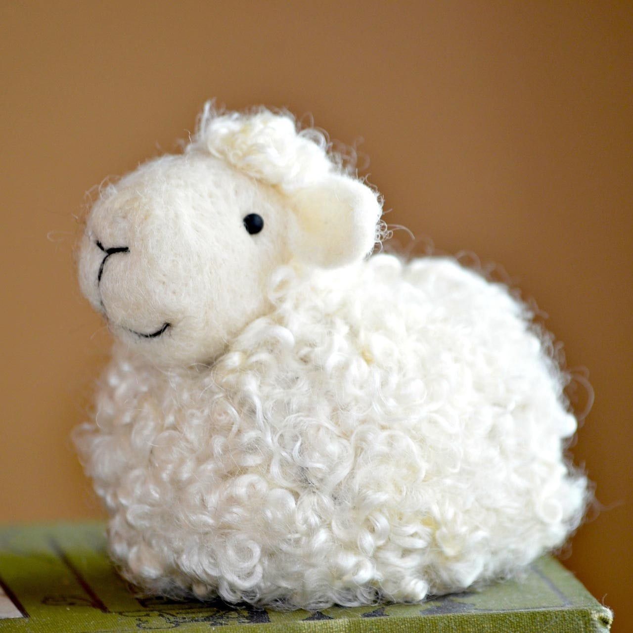 Sheep Needle Felting Kit (Easy Beginner)