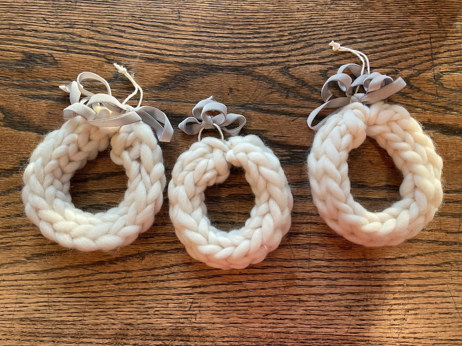 Holiday Wooly Wreath Ornament Kit (Makes 5)