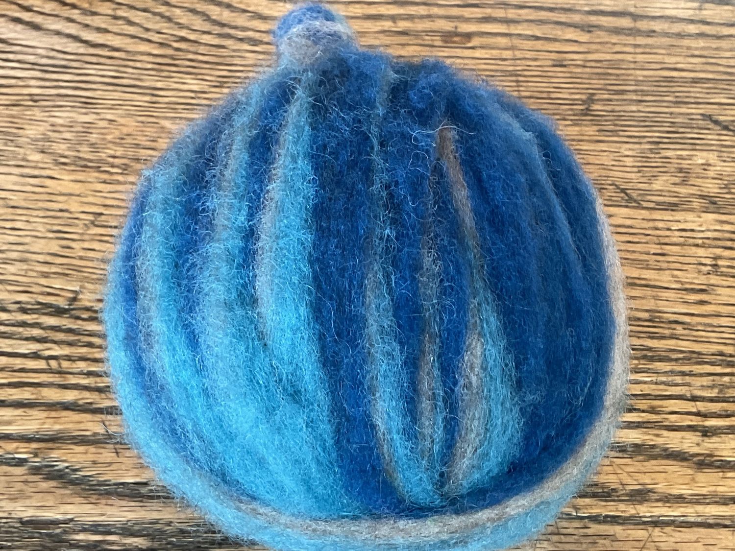 Roving for spinning-4oz, Blend: Corriedale/Blue &amp; Gray