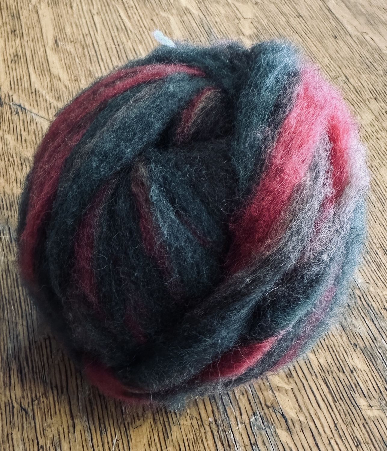 Nome Schoolhouse Corriedale Roving for Spinning, Blend: Corriedale/Red-Greens-Beige