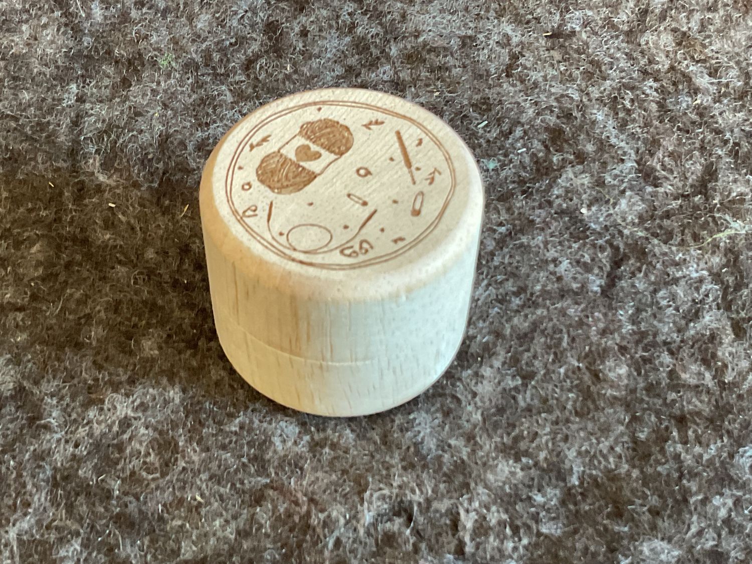 Stitch Markers - 30 pcs Gold Metal Cat Ears in Round Wood Box