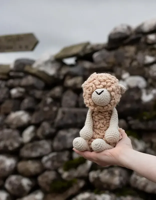 Toft Animal Crochet Kit- Everett the Romney Sheep