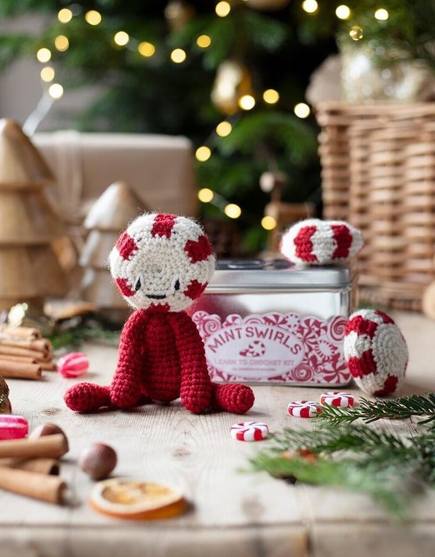 Toft Peppermint Swirls in a Tin Kit Toft Peppermint Swirls in a Tin Kit