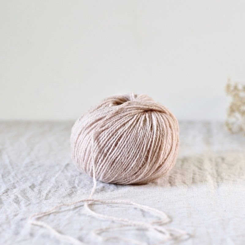 De Rerum Natura Ulysse, Color: Quartz