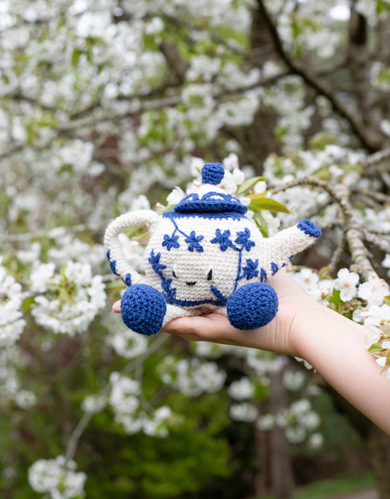 Toft Animal Crochet Kit - Lady the Teapot Figurine