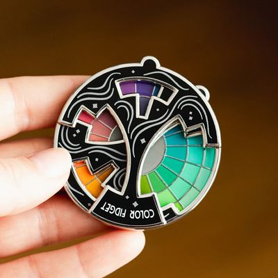 Gray Muse Color Fidget Pin