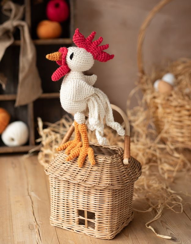 Toft Animal Crochet Kit - Matthew the Leghorn Cockerel