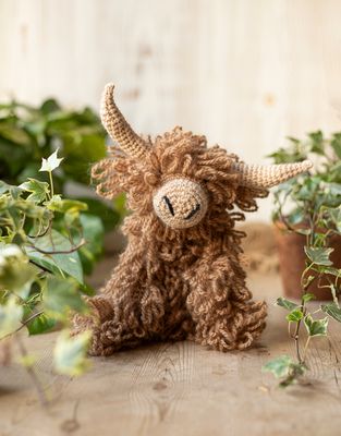 Toft Animal Crochet Kit- Morag The Highland Coo