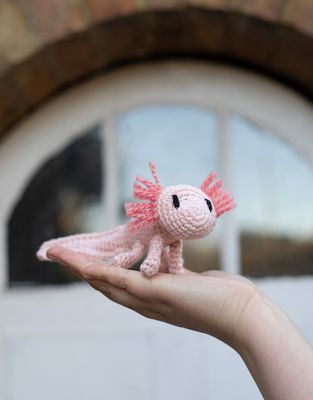 Toft Kit - Mini Danielle the Axolotl Crochet Kit