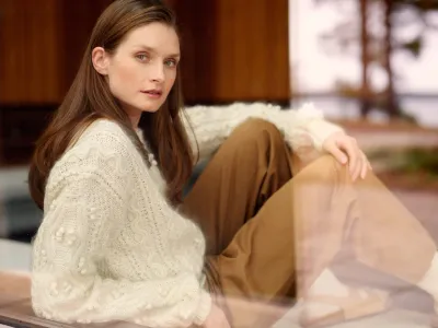 Entwined: Cables, Lace and Knitted Textures