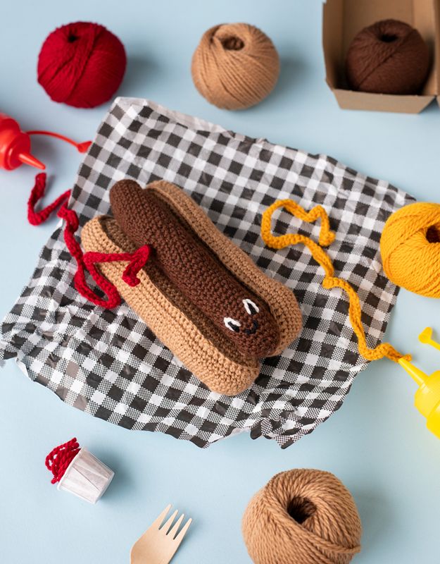 Toft Take Away Crochet Kit - Hot Dog