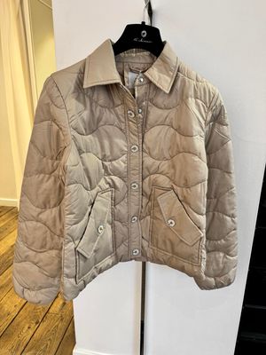 Vestje beige met bloemetjes-knopen-AT8316