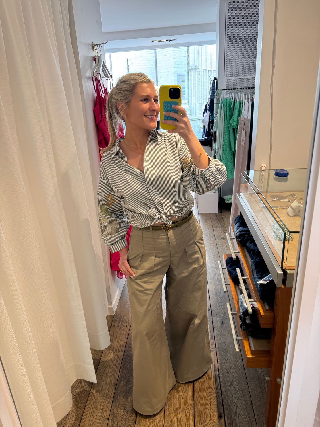 ATMOS - CHRISSY - A1818BL/R