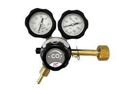 REGULADOR CO2. CON MANÓMETRO CTA.LTS. CON MANÓMETRO CUENTA LITROS 0-28 LTS/MIN