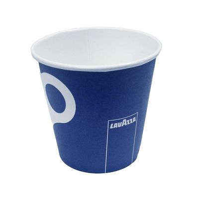 Vasos, azúcar y paletinas