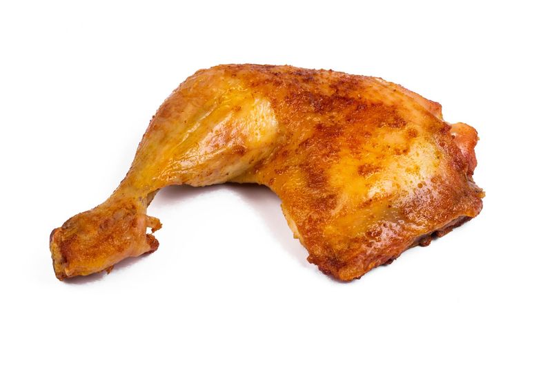 Kjúklingalæri með beini, kryddað og eldað