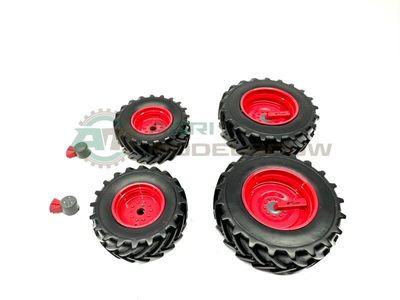 Bandenset Fendt 620 incl naafkapjes &amp; variogrip