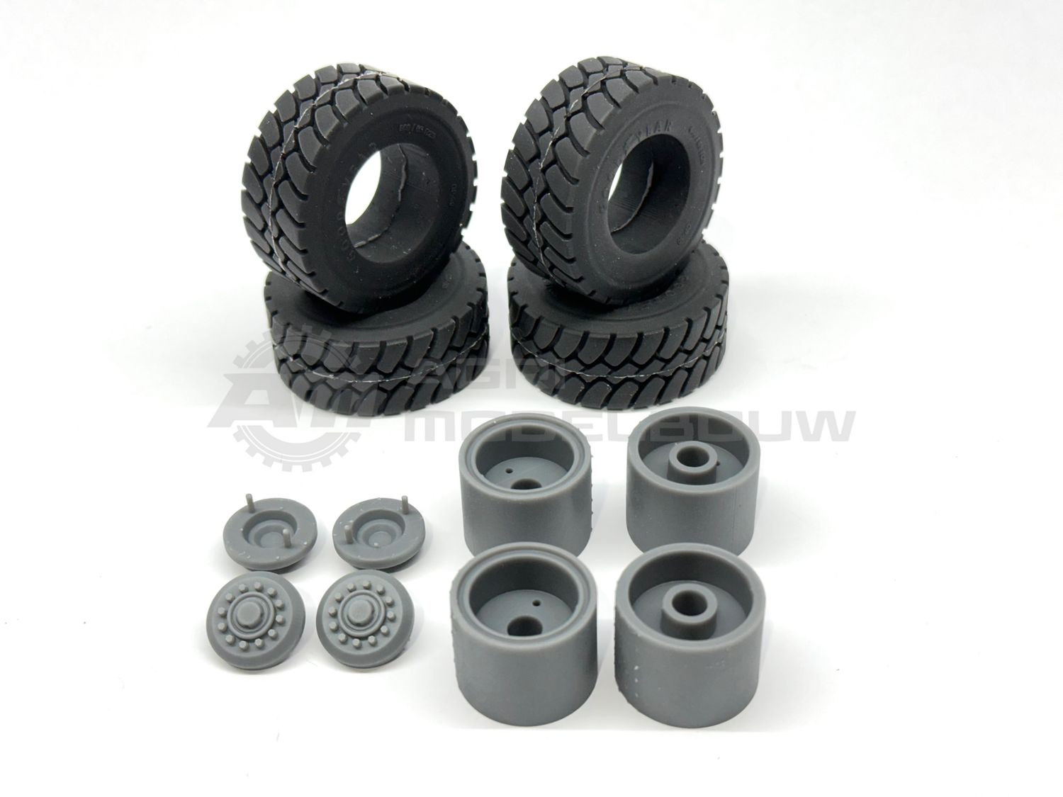 Complete set brede Goodyear 600/65R25 GP-3D banden incl velgen &amp; planeetkappen ongespoten