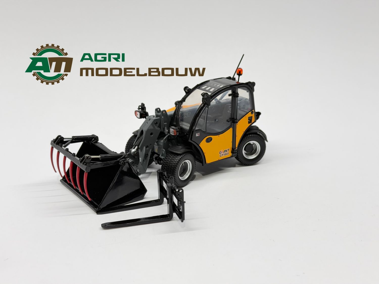 Giant GT5048 verreiker incl pelikaanbak &amp; verstelbare pelletvorken